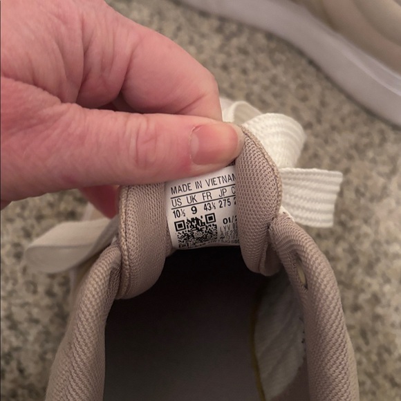 adidas Women's Sneakers in Beige and White - Picture 5 of 7